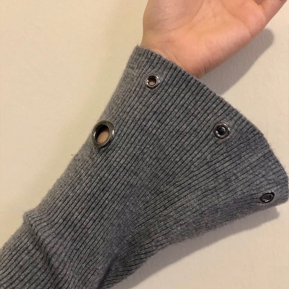 SHOP CLOSING Funky Gray Top - Picture 4 of 4